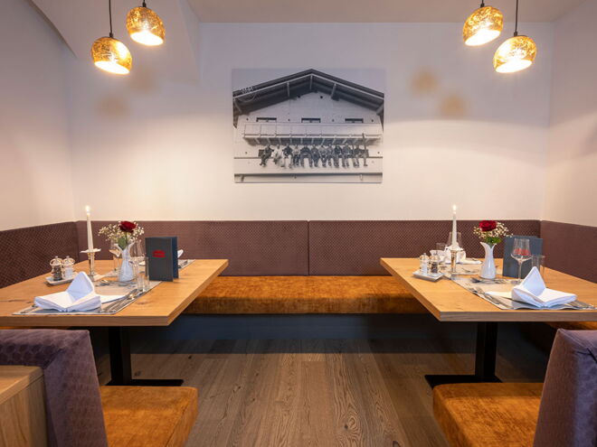 Schön gedeckter Tisch im Restaurant Brunner in Gleiming an der Reiteralm Schön gedeckter Tisch im Restaurant Brunner in Gleiming an der Reiteralm
