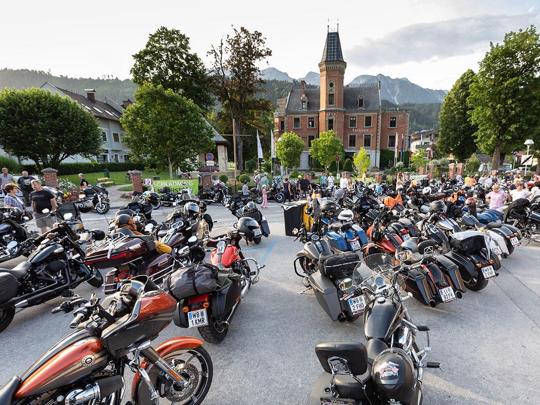 Harley und Bikerevent in Schladming mit der perfekten Unterkunft im Hotel Brunner für alle Motorradfahrer